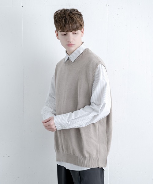 melt.（メルト）の「サイドスリットボタン リラックスニットベスト / side slit button relux KNIT VEST.（ベスト・メンズ・グレイッシュベージュ/グレイッシュブルー・SMALL/MEDIUM/LARGE）」の7枚目の写真