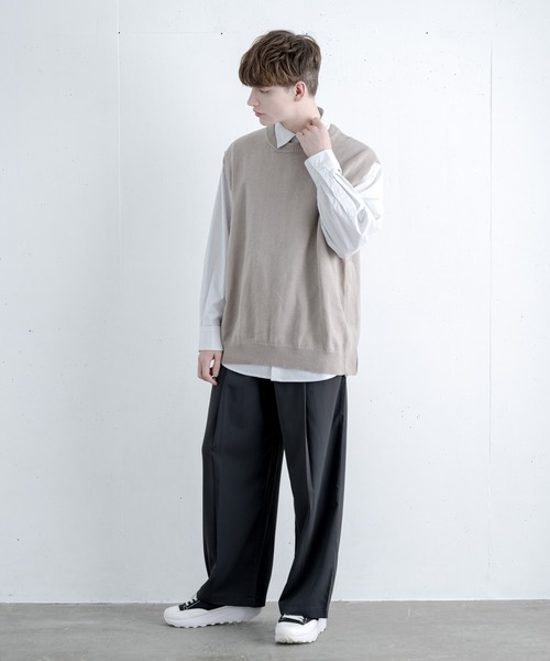 melt.（メルト）の「サイドスリットボタン リラックスニットベスト / side slit button relux KNIT VEST.（ベスト・メンズ・グレイッシュベージュ/グレイッシュブルー・SMALL/MEDIUM/LARGE）」の3枚目の写真