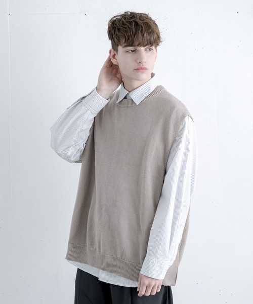 melt.（メルト）の「サイドスリットボタン リラックスニットベスト / side slit button relux KNIT VEST.（ベスト・メンズ・グレイッシュベージュ/グレイッシュブルー・SMALL/MEDIUM/LARGE）」の8枚目の写真