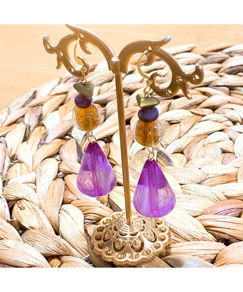 tone(トーン)の「【LoveAmooN】 lampwork×handdyedbeads purple (MA)(ピアス(両耳用)・レディース・ゴールド・FREE)」の2枚目の写真