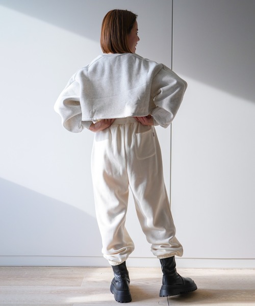 VENCEEXCHANGE（ヴァンスエクスチェンジ）の「裏起毛カレッジロゴクロップドプルオーバー（スウェット・レディース・オフホワイト/ブラック/グリーン・M）」の21枚目の写真