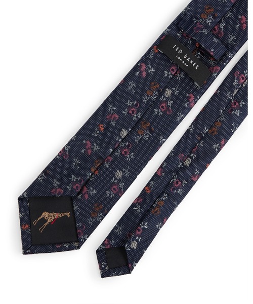 Ted Baker(テッドベーカー)の「ARROE フローラルプリント シルク ネクタイ(ネクタイ・メンズ・ダークブルー・O/S)」の4枚目の写真