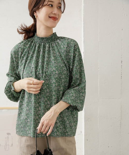 URBAN RESEARCH DOORS（アーバンリサーチドアーズ）の「フラワープリントシャーリングブラウス（シャツ/ブラウス・レディース・ブラウン/グリーン・ONE）」の3枚目の写真