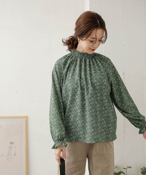 URBAN RESEARCH DOORS（アーバンリサーチドアーズ）の「フラワープリントシャーリングブラウス（シャツ/ブラウス・レディース・ブラウン/グリーン・ONE）」の7枚目の写真