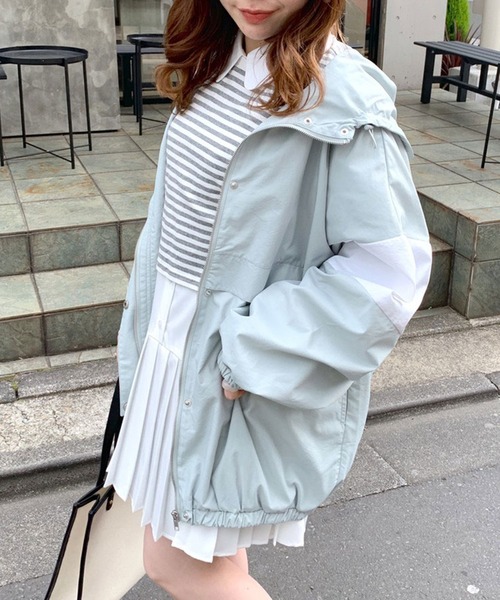 OLIVE des OLIVE(オリーブデオリーブ)の「配色マウンテンパーカー(マウンテンパーカー・レディース・ライトグレー/ベージュ/オフホワイト・FREE)」の4枚目の写真