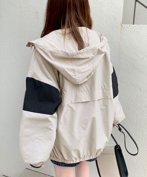 OLIVE des OLIVE(オリーブデオリーブ)の「配色マウンテンパーカー(マウンテンパーカー・レディース・ライトグレー/ベージュ/オフホワイト・FREE)」の11枚目の写真