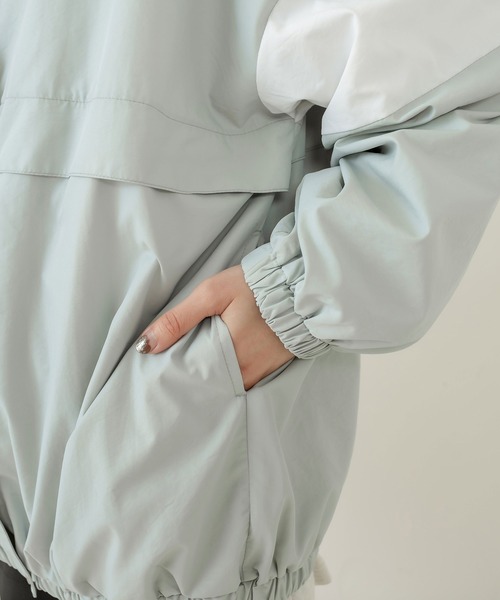 OLIVE des OLIVE(オリーブデオリーブ)の「配色マウンテンパーカー(マウンテンパーカー・レディース・ライトグレー/ベージュ/オフホワイト・FREE)」の18枚目の写真