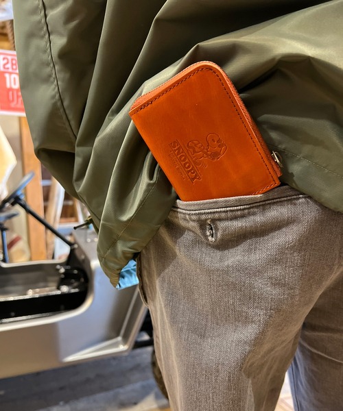 SNOOPY×OLD BETTY'S（スヌーピーカケルオールドベティーズ）の「SNP L Zipper Wallet（財布・レディース・ブラウン系その他3/レッド系その他/レッド系その他2/レッド系その他3/ブラウン系その他2/ブラウン系その他・FREE）」の3枚目の写真