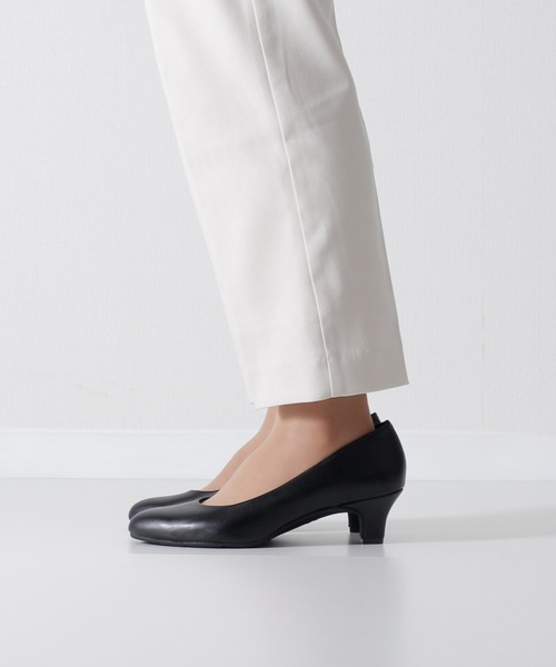Parade(パレード)の「【MADE IN JAPAN】日本製・痛くなりにくい美形パンプス 4500【Parade】(パンプス・レディース・ベージュ/ブラック系その他/ブルーグレー/グレイッシュベージュ/ラベンダー/ブラック系その他2/ブラック/ブラック系その他3・23.5cm/24.5cm/23.0cm/24.0cm/25.0cm/22.5cm/22.0cm)」の10枚目の写真