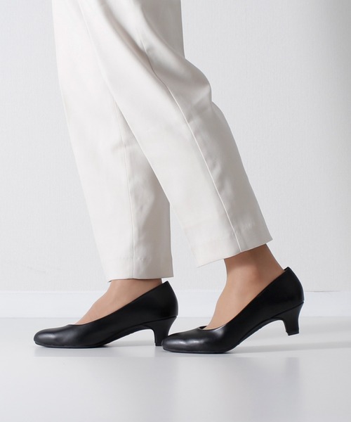 Parade(パレード)の「【MADE IN JAPAN】日本製・痛くなりにくい美形パンプス 4500【Parade】(パンプス・レディース・ベージュ/ブラック系その他/ブルーグレー/グレイッシュベージュ/ラベンダー/ブラック系その他2/ブラック/ブラック系その他3・23.5cm/24.5cm/23.0cm/24.0cm/25.0cm/22.5cm/22.0cm)」の13枚目の写真