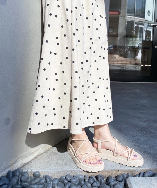 natural couture（ナチュラルクチュール）の「細ヒモスポーツサンダル（サンダル・レディース・ブラック/アイボリー・SMALL/MEDIUM/LARGE）」の13枚目の写真