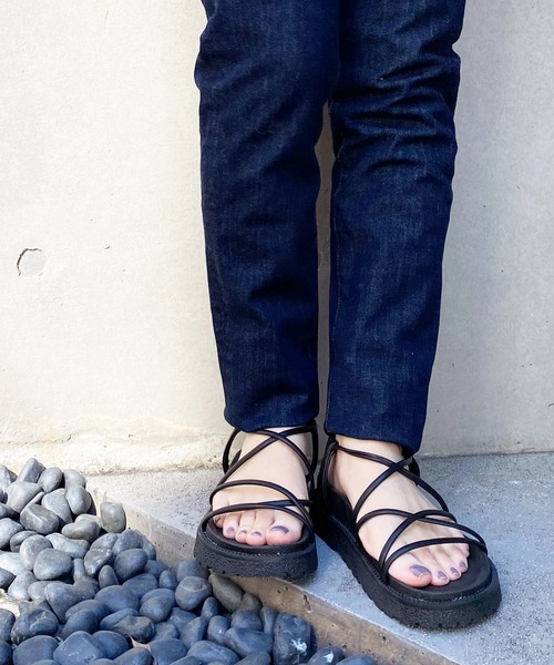 natural couture（ナチュラルクチュール）の「細ヒモスポーツサンダル（サンダル・レディース・ブラック/アイボリー・SMALL/MEDIUM/LARGE）」の9枚目の写真