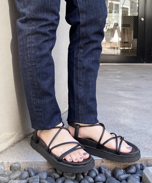 natural couture（ナチュラルクチュール）の「細ヒモスポーツサンダル（サンダル・レディース・ブラック/アイボリー・SMALL/MEDIUM/LARGE）」の8枚目の写真