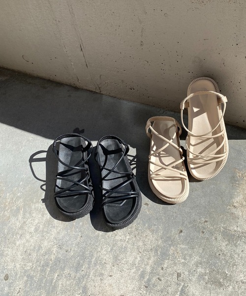 natural couture（ナチュラルクチュール）の「細ヒモスポーツサンダル（サンダル・レディース・ブラック/アイボリー・SMALL/MEDIUM/LARGE）」の7枚目の写真