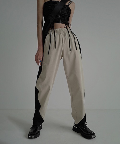chuclla(チュクラ)の「【chuclla】【2022/SS】Side curve line panel loose pants chw22s083(その他パンツ・レディース・アイボリー・S/M/L)」の10枚目の写真