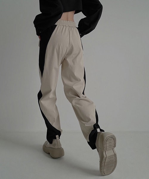 chuclla(チュクラ)の「【chuclla】【2022/SS】Side curve line panel loose pants chw22s083(その他パンツ・レディース・アイボリー・S/M/L)」の14枚目の写真