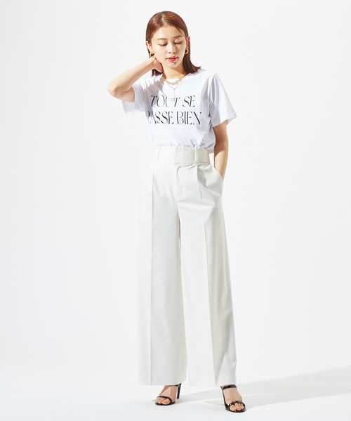 Tiara（ティアラ）の「センタープレスワイドパンツ（その他