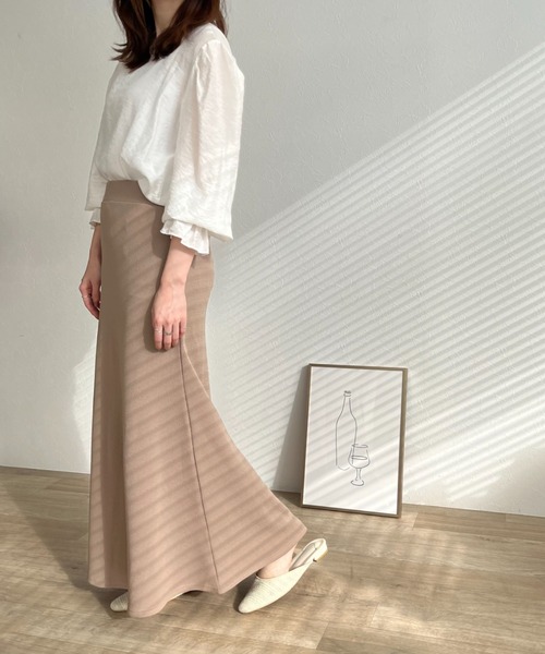 ISOOK（アイスー）の「Emboss mermaid skirt / エンボスマーメイドスカート（スカート・レディース・ブラック/ベージュ/ブラウン・FREE）」の3枚目の写真