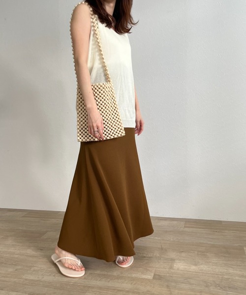 ISOOK（アイスー）の「Emboss mermaid skirt / エンボスマーメイドスカート（スカート・レディース・ブラック/ベージュ/ブラウン・FREE）」の16枚目の写真