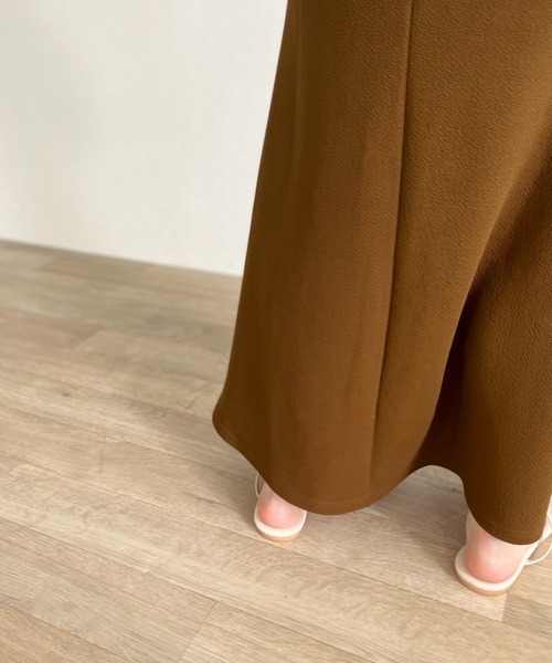 ISOOK（アイスー）の「Emboss mermaid skirt / エンボスマーメイドスカート（スカート・レディース・ブラック/ベージュ/ブラウン・FREE）」の11枚目の写真