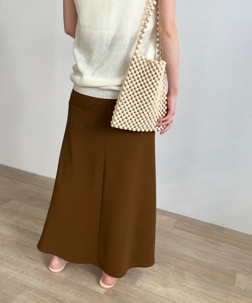 ISOOK（アイスー）の「Emboss mermaid skirt / エンボスマーメイドスカート（スカート・レディース・ブラック/ベージュ/ブラウン・FREE）」の17枚目の写真