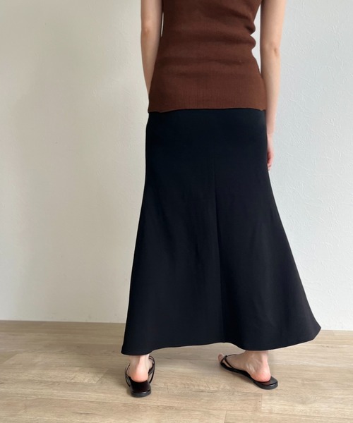 ISOOK（アイスー）の「Emboss mermaid skirt / エンボスマーメイドスカート（スカート・レディース・ブラック/ベージュ/ブラウン・FREE）」の14枚目の写真