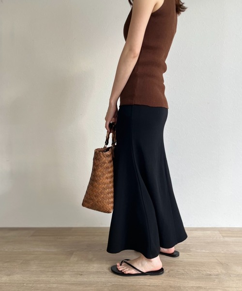 ISOOK（アイスー）の「Emboss mermaid skirt / エンボスマーメイドスカート（スカート・レディース・ブラック/ベージュ/ブラウン・FREE）」の21枚目の写真