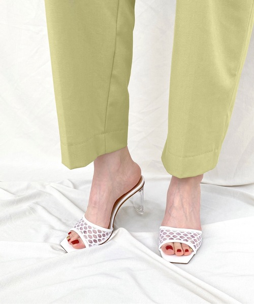 MAMIAN（マミアン）の「メッシュデザイン クリアヒール ミュール (8.5cmヒール)（サンダル・レディース・ブラック/グレイッシュベージュ/ホワイト・L/M/S）」の5枚目の写真