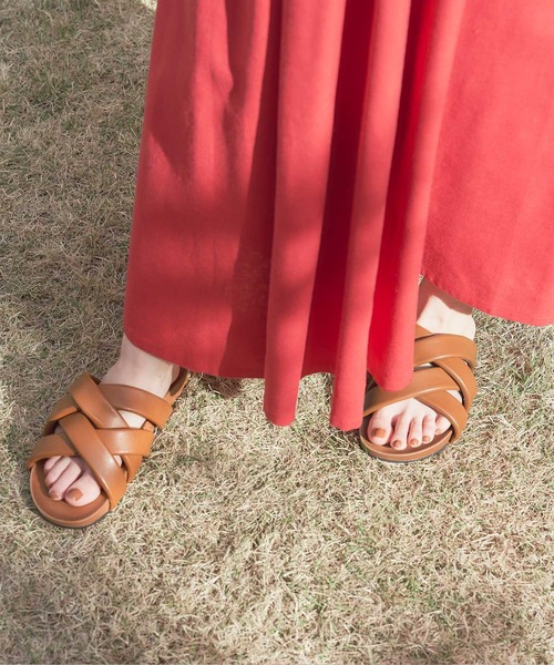 titivate（ティティベイト）の「フェイクレザーパデットサンダル（サンダル・レディース・ブラック/オフホワイト/キャメル・L/S/LL/M）」の3枚目の写真