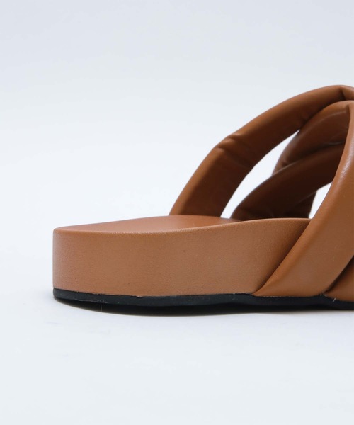 titivate（ティティベイト）の「フェイクレザーパデットサンダル（サンダル・レディース・ブラック/オフホワイト/キャメル・L/S/LL/M）」の13枚目の写真