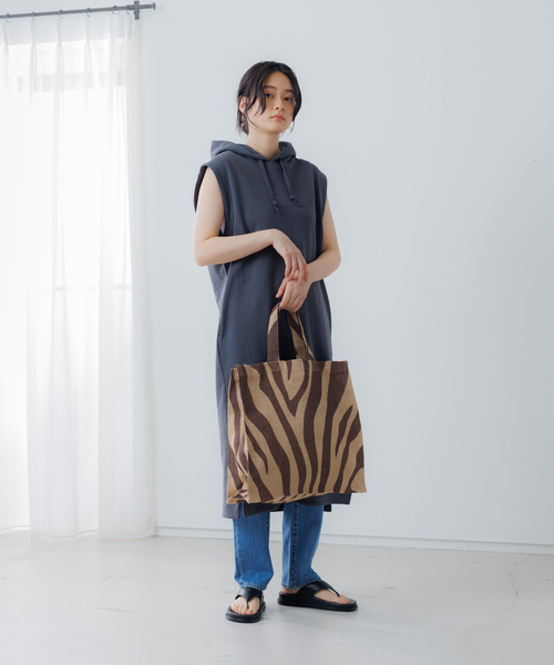 MOHI（モヒ）の「【MOHI/モヒ 】トングサンダル（サンダル・レディース・ホワイト/ブラック・37/39/38）」の3枚目の写真