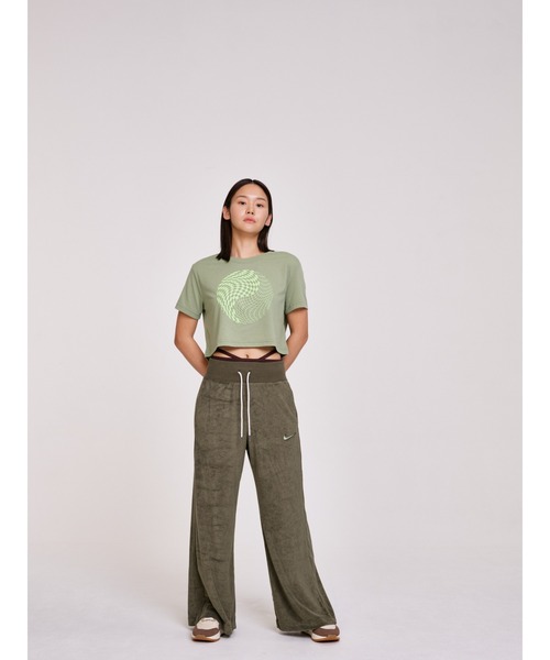 NIKE(ナイキ)の「ナイキ Dri-FIT ウィメンズ クロップド Tシャツ / Nike Dri-FIT Women's Cropped T-Shirt<XS-XL 展開>(Tシャツ/カットソー・レディース・グレー系その他/オリーブ系・M/S/XL/L/XS)」の15枚目の写真