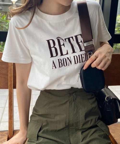 one after another NICE CLAUP(ワンアフターアナザーナイスクラップ)の「フロッキーロゴプリントTee(Tシャツ/カットソー・レディース・ブラウン/オフホワイト/アイボリー/ホワイト系その他・FREE)」の2枚目の写真