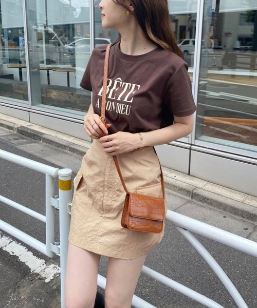 one after another NICE CLAUP(ワンアフターアナザーナイスクラップ)の「フロッキーロゴプリントTee(Tシャツ/カットソー・レディース・ブラウン/オフホワイト/アイボリー/ホワイト系その他・FREE)」の7枚目の写真