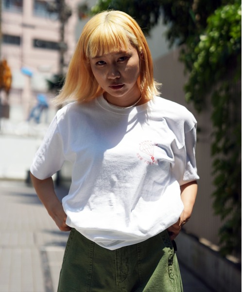 AVIREX（アヴィレックス）の「【直営店限定】PARACHUTE CAT T-SHIRT/ パラシュートキャット ティーシャツ（Tシャツ/カットソー・レディース・ホワイト/ライトブルー・FREE）」の10枚目の写真