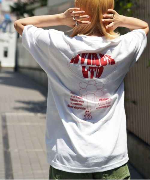 AVIREX（アヴィレックス）の「【直営店限定】PARACHUTE CAT T-SHIRT/ パラシュートキャット ティーシャツ（Tシャツ/カットソー・レディース・ホワイト/ライトブルー・FREE）」の3枚目の写真