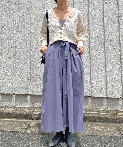 Jewelobe(ジュエローブ)の「Vネックケーブルニットショートカーディガン(カーディガン/ボレロ・レディース・パープル/ブルー/アイボリー/モカ・FREE)」の5枚目の写真