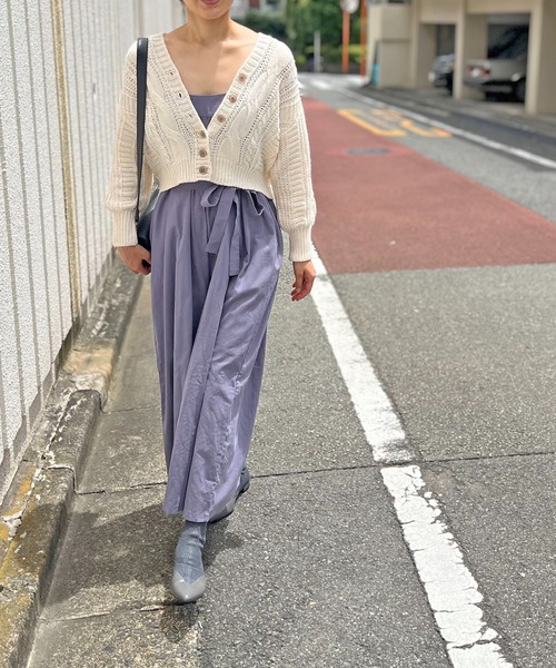 Jewelobe(ジュエローブ)の「Vネックケーブルニットショートカーディガン(カーディガン/ボレロ・レディース・パープル/ブルー/アイボリー/モカ・FREE)」の8枚目の写真