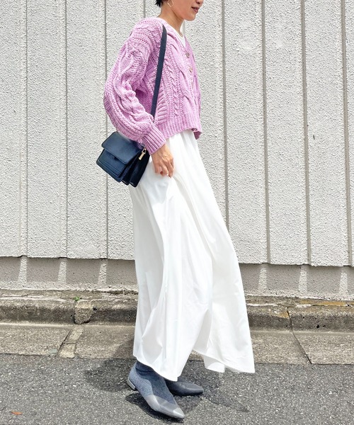 Jewelobe(ジュエローブ)の「Vネックケーブルニットショートカーディガン(カーディガン/ボレロ・レディース・パープル/ブルー/アイボリー/モカ・FREE)」の14枚目の写真