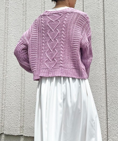 Jewelobe(ジュエローブ)の「Vネックケーブルニットショートカーディガン(カーディガン/ボレロ・レディース・パープル/ブルー/アイボリー/モカ・FREE)」の17枚目の写真
