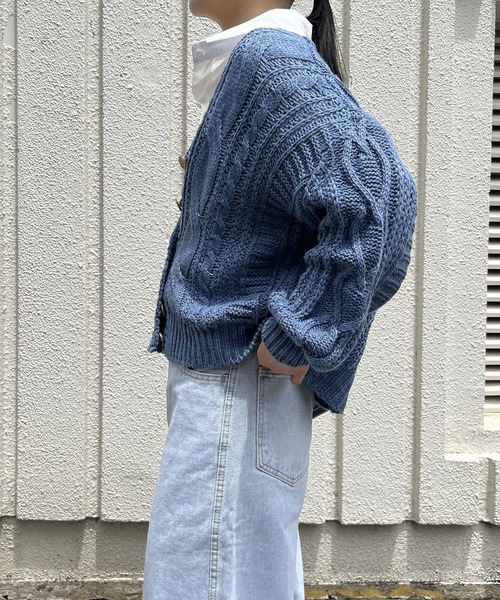 Jewelobe(ジュエローブ)の「Vネックケーブルニットショートカーディガン(カーディガン/ボレロ・レディース・パープル/ブルー/アイボリー/モカ・FREE)」の18枚目の写真