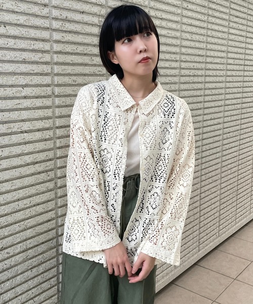 DuKKah(デュカ)の「Dukkah/【低身長向け】パッチワークレースシャツ(シャツ/ブラウス・レディース・ブラック/アイボリー・X-SMALL)」の2枚目の写真