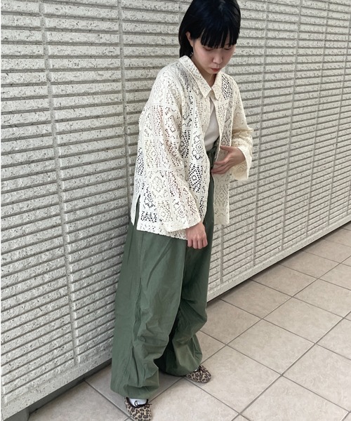 DuKKah(デュカ)の「Dukkah/【低身長向け】パッチワークレースシャツ(シャツ/ブラウス・レディース・ブラック/アイボリー・X-SMALL)」の7枚目の写真