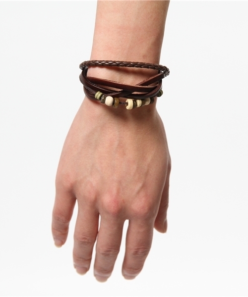 チャイハネ(チャイハネ)の「【チャイハネ】ジャレン レザーブレスレット(ブレスレット・メンズ・ブルー/ダークブラウン/グリーン/ブラック/オレンジ・FREE)」の1枚目の写真