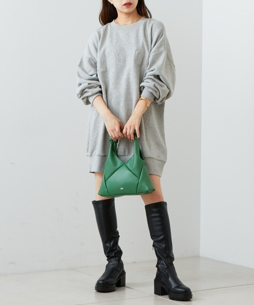 Chico（チコ）の「【2022AW】胸刺繍ルーズスウェット（スウェット・レディース・アイボリー/ブラック/グレー・FREE）」の16枚目の写真