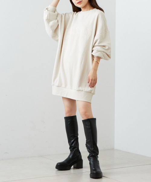 Chico（チコ）の「【2022AW】胸刺繍ルーズスウェット（スウェット・レディース・アイボリー/ブラック/グレー・FREE）」の8枚目の写真