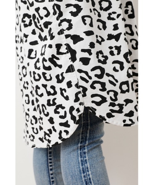 RODEO CROWNS WIDE BOWL（ロデオクラウンズワイドボウル）の「パターンフードロゴミリタリーシャツワンピースWL（シャツワンピース・レディース・ホワイト系その他・FREE）」の7枚目の写真