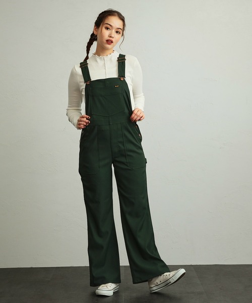Wrangler(ラングラー)の「フレアオーバーオール(サロペット/オーバーオール・レディース・ブラック/オフホワイト/ブラウン/グリーン・X-SMALL/SMALL/MEDIUM)」の4枚目の写真