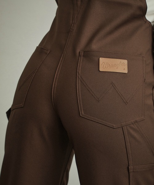 Wrangler(ラングラー)の「フレアオーバーオール(サロペット/オーバーオール・レディース・ブラック/オフホワイト/ブラウン/グリーン・X-SMALL/SMALL/MEDIUM)」の16枚目の写真