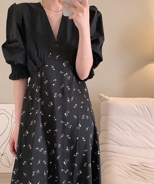 Dita Muaj.(ディータムアージュ)の「花柄ワンピース(ワンピース・レディース・ブラック・S/M/L)」の3枚目の写真